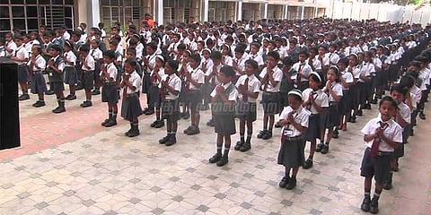 உ.பி. பள்ளிகளில் காலை நேர பிரார்த்தனைக்கு தடை