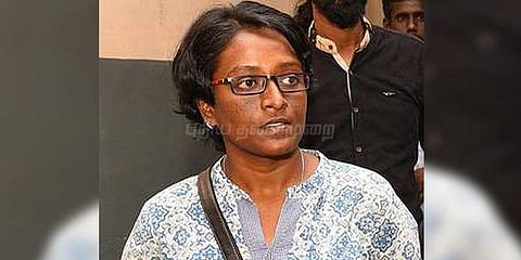 திவ்யபாரதி மீதான புகாரை விசாரிக்க இடைக்காலத்தடை