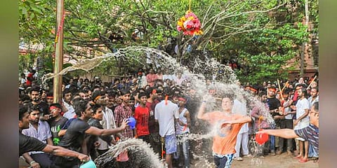 "மரணத்தில் முடிந்த மகிழ்ச்சி விளையாட்டு"