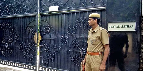 வேதா இல்லம் ஜெயலலிதா நினைவிடமாக்கப்படும்: முதல்வர் அறிவிப்பு