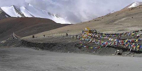 எல்லையில் பதற்றம்: லடாக்கில் ராணுவ தளபதி ஆய்வு