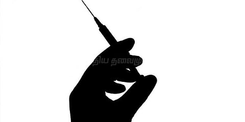 எச்.ஐ.வி ரத்தம் கொண்ட ஊசியுடன் கண்காணிப்பாளரை விரட்டிய டாக்டர்!