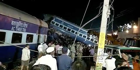 உ.பி. ரயில் விபத்து: பலி எண்ணிக்கை 23 ஆக உயர்வு