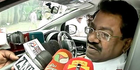 அணிகள் இணைப்பில்தான் கவனம்; ஆட்சியில் கவனம் இல்லை: டிகேஎஸ் இளங்கோவன்