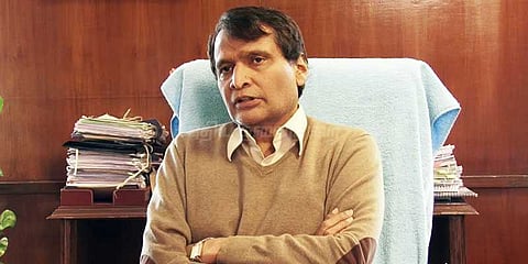 உ.பி. ரயில் விபத்துக்கு யார் பொறுப்பு?: அமைச்சர் சுரேஷ் பிரபு