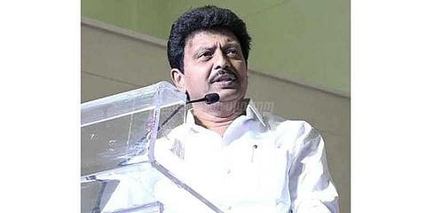 இணைப்பால் ஆட்சியையும், கட்சியையும் காப்பாற்ற முடியாது - திவாகரன்