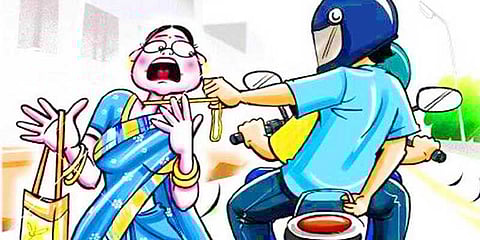 தனியாக வந்த பெண்ணிடம் 11 சவரன் தாலி சங்கிலி பறிப்பு