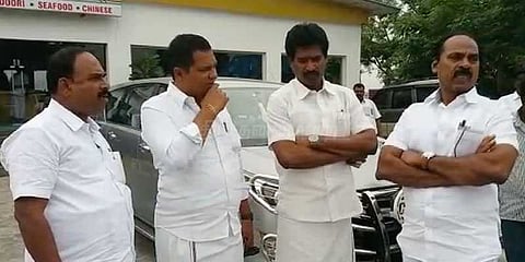 மீண்டும் ஒரு கூவத்தூரா?... டிடிவி ஆதரவு எம்எல்ஏக்கள் புதுச்சேரி பயணம்