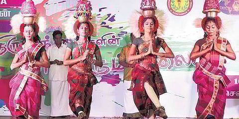 திருநங்கைகளுக்கு வேலை வாய்ப்பு: நாட்டுப்புறக் கலைப்பயிற்சி