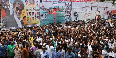 திண்டுக்கல்லில் முதல் அரசியல் மாநாட்டை நடத்த வேண்டும் - ரஜினி ரசிகர்கள் கோரிக்கை