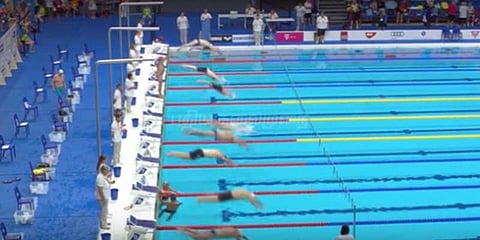 அஞ்சலிக்காக வெற்றியை தியாகம் செய்த நீச்சல் வீரர்