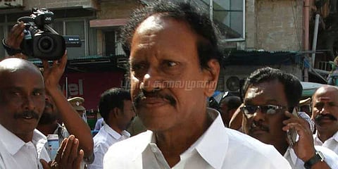 கட்சியில் பிளவு இல்லை... ஆட்சியில் கருத்து வேறுபாடு இல்லை: தம்பிதுரை