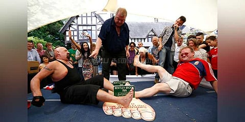 பெருவிரல் மல்யுத்த சாம்பியன்ஷிப்: 14 ஆண்டுகளாக பட்டம் வெல்லும் வீரர்