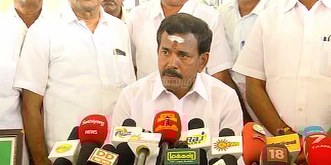 எம்.எல்.ஏ.க்களுடன் முதல்வர் பேச வேண்டும்: தோப்பு வெங்கடாசலம்