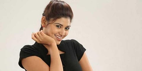 ’ஓவியாவை விட்டா யாரு’ படத்தின் ட்ரெய்லர் வெளியானது!