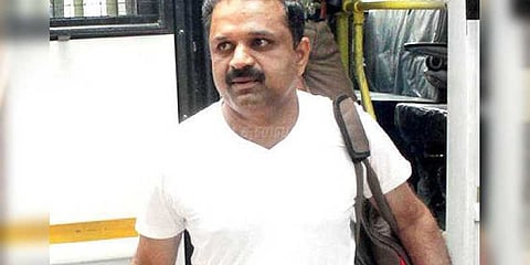 பேரறிவாளன் வேலூர் சிறையில் இருந்து பரோலில் விடுவிப்பு