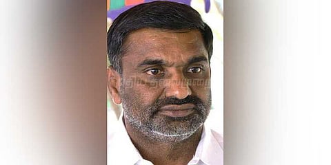 வடிவேலு போல் பேசுகிறார் டிடிவி: அமைச்சர் வீரமணி விமர்சனம்