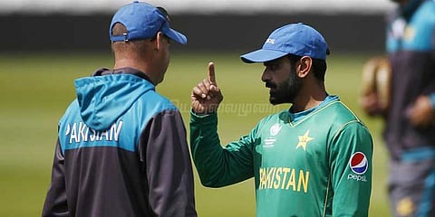 பாக். டி20 போட்டி: ஹபீஸ், கம்ரன் நீக்கம்!