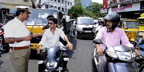 அவசியமாகிறது ஓட்டுநர் உரிமம்: வாகன பதிவுக்கு புதிய கட்டுப்பாடு