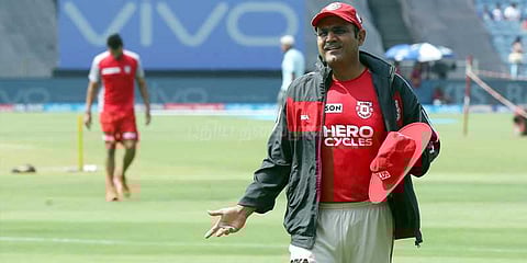 தோனியின் இடத்தை நிரப்ப முடியாது: சேவாக்