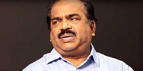 நாஞ்சில் சம்பத்தை முற்றுகையிட்ட பாஜகவினர்; 2 மணி நேரத்திற்குப்பின் மீட்கப்பட்டார்