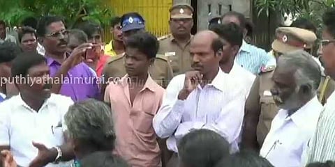 விநாயகர் சதுர்த்தியன்று இரு தரப்பினரிடையே மோதல் - அதிகாரிகள் ஆய்வு