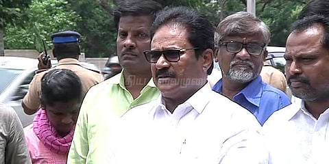 மெஜாரிட்டியை நிரூபிக்க கோரிய மனு: ஆளுநருடன் திருநாவுக்கரசர் சந்திப்பு