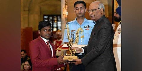 அர்ஜூனா விருது பெற்றார் ‘தங்கமகன்’ மாரியப்பன்