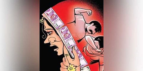 வரதட்சணை கேட்டு கொடுமைப்படுத்தியதாக புகார்; காவல்துறையினர் அலட்சியப்படுத்துவதாக குற்றச்சாட்டு