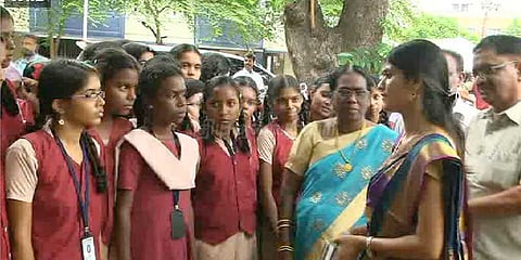 இணையத்தை கலக்கும்‘ஆட்சியர் ரோஹிணி’