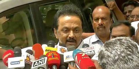 அரசியல் செய்கிறார் ஆளுநர்: ஸ்டாலின் சாடல்