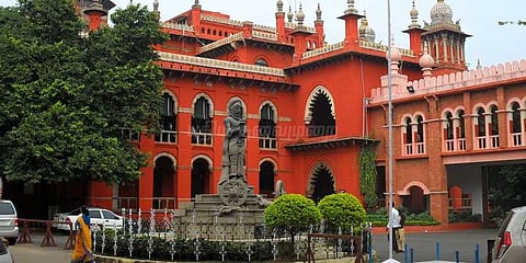 நீதிமன்றத்தை அரசியல் களமாக மாற்றுவதா?: திமுக மீது உயர்நீதிமன்றம் குற்றச்சாட்டு