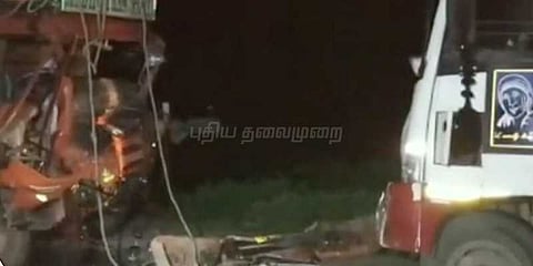 வேன் - மினி லாரி மோதல்: 23 பேர் படுகாயம்