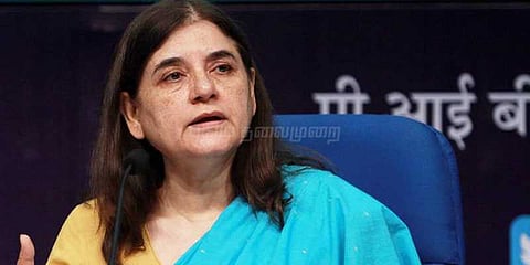 ப்ளூவேல்: மாணவர்களை கண்காணிக்க மேனகா காந்தி அறிவுரை