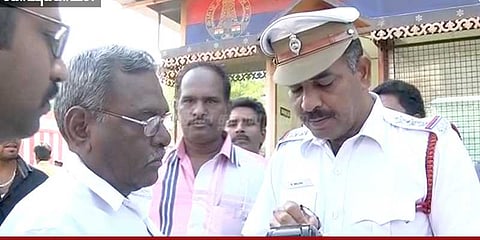 வாகனம் வாங்கவும், ஓட்டவும் அசல் ஓட்டுநர் உரிமம் கட்டாயம் - இன்று முதல் அமல்