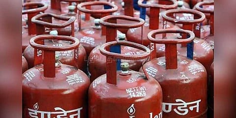 மானிய சிலிண்டர் விலை ரூ.7 உயர்வு