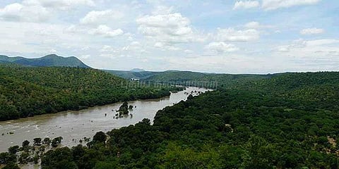 புரட்டி போட்ட மழை: நதிநீர் இணைப்பு பணிகளை ஒருமாதத்தில் தொடங்க மத்திய அரசு திட்டம்