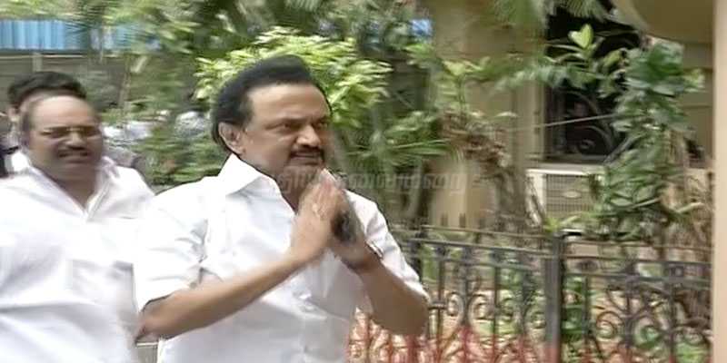 திருவள்ளுவர் சிலையை திறந்து வைத்தார் ஸ்டாலின்