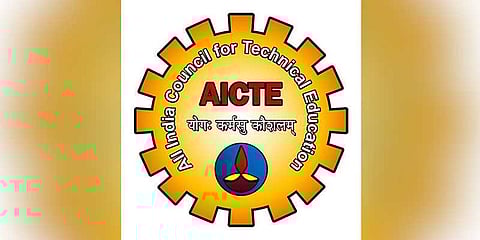 மாணவர்கள் சேராததால் 800 இன்ஜினீயரிங் கல்லூரிகளுக்கு மூடுவிழா