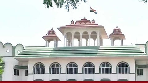 ப்ளூவேல் விளையாட்டை பகிர்ந்தால் கடும் நடவடிக்கை: உயர்நீதிமன்றம் உத்தரவு