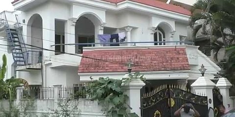 லாலுவின் பண்ணை வீடு முடக்கம்: அமலாக்கத்துறையினர் நடவடிக்கை