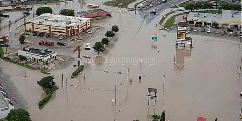 வெள்ளத்தில் மிதக்கும் டெக்ஸாஸ்... 12 லட்சம் கோடி சேதம்