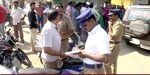 அசல் ஓட்டுநர் உரிமம் இன்று முதல் கட்டாயம்