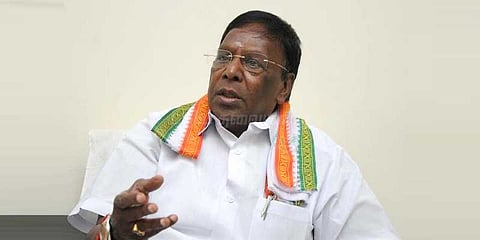 கல்வித்துறையை மத்திய அரசு கட்டுப்பாட்டில் கொண்டுவர முயற்சி - நாராயணசாமி குற்றச்சாட்டு