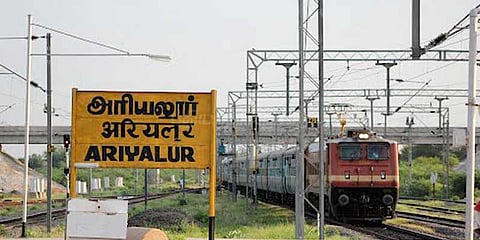 நீட் தேர்வு எதிரொலி - ரயில் நிலையத்திற்கு வெடிகுண்டு மிரட்டல்