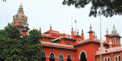 ஆர்.கே.நகர் இடைத்தேர்தலை உடனே நடத்த வேண்டும் : உயர்நீதிமன்றத்தில் மனு