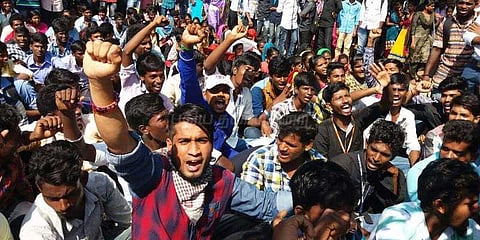 நீட் போராட்டம் எதிரொலி: சென்னை சட்டக்கல்லூரி, புதுக்கல்லூரிக்கு விடுமுறை