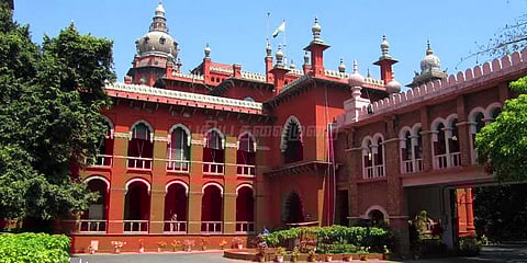 விபத்துக்களை குறைக்கவே அசல் ஓட்டுநர் உரிமம் - தமிழக அரசு விளக்கம்