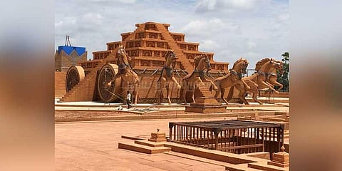 பாகுபலி அரண்மனையை பார்க்கத் தயாரா..?