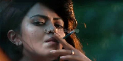 'தம்' அடிக்கும் அமலாபால் - வைரலாகும் வீடியோ